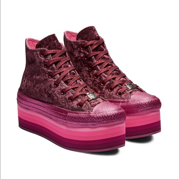 miley cyrus velvet converse